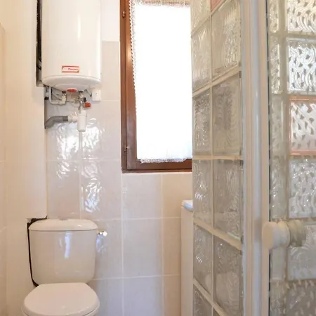 Maison 5 Pieces, 8 Couchages, Terrasse, Proche Et Commerces - Pierre La - Fr-1-229d-240 * Saint-Pierre-la-Mer (Aude)