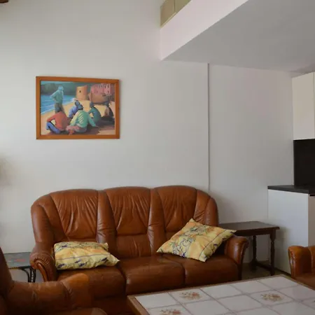 Maison 5 Pieces, 8 Couchages, Terrasse, Proche Et Commerces - Pierre La - Fr-1-229d-240 Holiday home *