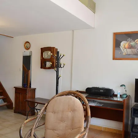 Maison 5 Pieces, 8 Couchages, Terrasse, Proche Et Commerces - Pierre La - Fr-1-229d-240